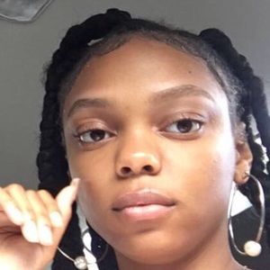 Meet your Posher, Briana